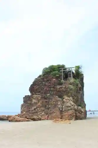 稲佐の浜　弁天島(島根県)