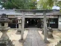 天満神社本殿の{uncategorized: "未分類", other: "その他", undefined: "問題あり", building: "その他建物", grave: "お墓", sacred_gate: "鳥居", guardian: "狛犬", statue: "像", buddha: "仏像", history: "歴史", nature: "自然", garden: "庭園", animal: "動物", pagoda: "塔", temizu: "手水舎", mountain_gate: "山門・神門", sanctuary: "本殿・本堂", subordinate: "末社・摂社", art: "芸術", scenery: "景色", jizo: "地蔵", ema: "絵馬", goshuin: "御朱印", omikuji: "おみくじ", items: "授与品その他", amulet: "お守り", goshuincho: "御朱印帳", eats: "食事", festival: "お祭り", votive_dance: "神楽", shichigosan: "七五三参", wedding: "結婚式", experience: "体験その他", initially: "初詣", around: "周辺", anti_infection: "感染症対策"}