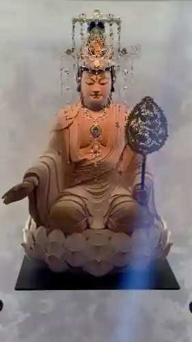 伊勢の国 四天王寺の{uncategorized: "未分類", other: "その他", undefined: "問題あり", building: "その他建物", grave: "お墓", sacred_gate: "鳥居", guardian: "狛犬", statue: "像", buddha: "仏像", history: "歴史", nature: "自然", garden: "庭園", animal: "動物", pagoda: "塔", temizu: "手水舎", mountain_gate: "山門・神門", sanctuary: "本殿・本堂", subordinate: "末社・摂社", art: "芸術", scenery: "景色", jizo: "地蔵", ema: "絵馬", goshuin: "御朱印", omikuji: "おみくじ", items: "授与品その他", amulet: "お守り", goshuincho: "御朱印帳", eats: "食事", festival: "お祭り", votive_dance: "神楽", shichigosan: "七五三参", wedding: "結婚式", experience: "体験その他", initially: "初詣", around: "周辺", anti_infection: "感染症対策"}