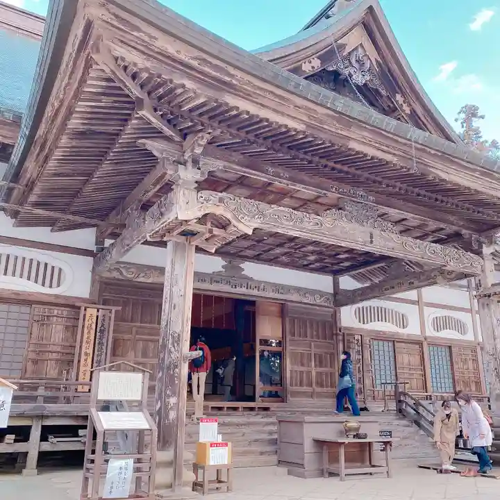 達谷西光寺の本殿・本堂