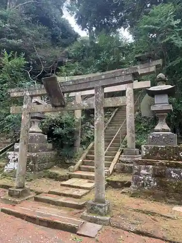 諏訪神社の鳥居