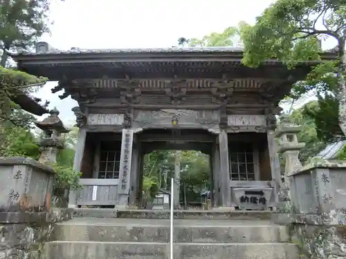 延光寺の山門