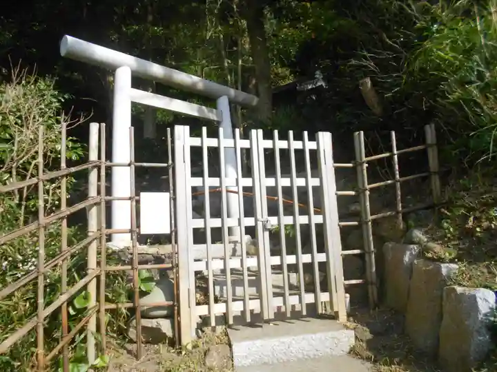 神社 < 社号不明 >の鳥居