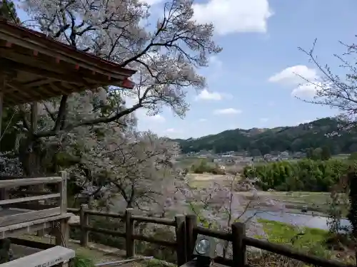 堂の下の岩観音の{uncategorized: "未分類", other: "その他", undefined: "問題あり", building: "その他建物", grave: "お墓", sacred_gate: "鳥居", guardian: "狛犬", statue: "像", buddha: "仏像", history: "歴史", nature: "自然", garden: "庭園", animal: "動物", pagoda: "塔", temizu: "手水舎", mountain_gate: "山門・神門", sanctuary: "本殿・本堂", subordinate: "末社・摂社", art: "芸術", scenery: "景色", jizo: "地蔵", ema: "絵馬", goshuin: "御朱印", omikuji: "おみくじ", items: "授与品その他", amulet: "お守り", goshuincho: "御朱印帳", eats: "食事", festival: "お祭り", votive_dance: "神楽", shichigosan: "七五三参", wedding: "結婚式", experience: "体験その他", initially: "初詣", around: "周辺", anti_infection: "感染症対策"}