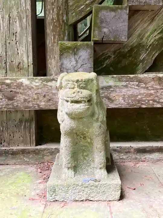 劔之宮王子神社の狛犬