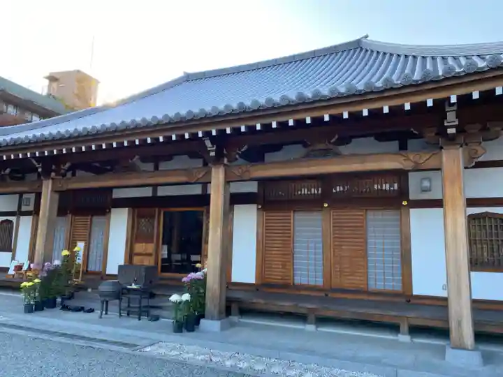 泉蔵寺の本殿・本堂