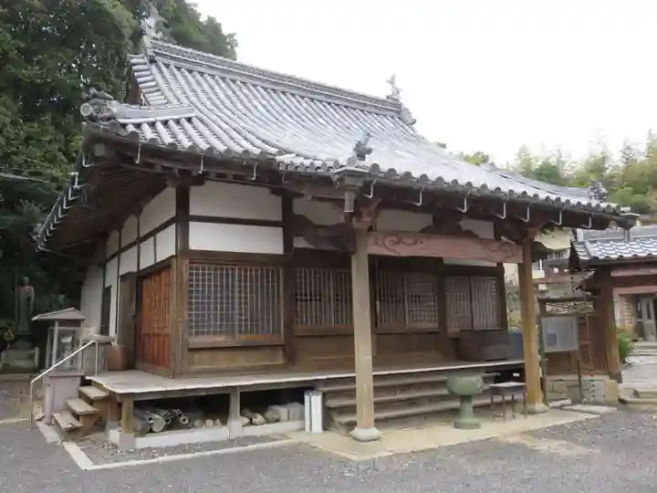 石上寺の本殿・本堂
