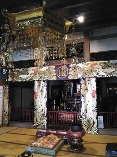 国上寺の本殿