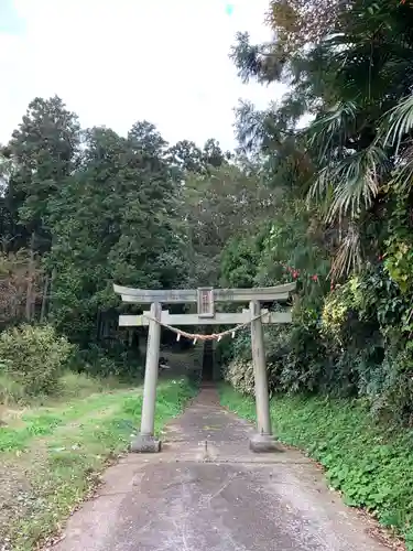 諏訪神社の鳥居