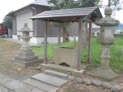 三島神社の手水舎