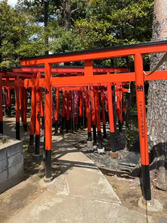 東伏見稲荷神社の{uncategorized: "未分類", other: "その他", undefined: "問題あり", building: "その他建物", grave: "お墓", sacred_gate: "鳥居", guardian: "狛犬", statue: "像", buddha: "仏像", history: "歴史", nature: "自然", garden: "庭園", animal: "動物", pagoda: "塔", temizu: "手水舎", mountain_gate: "山門・神門", sanctuary: "本殿・本堂", subordinate: "末社・摂社", art: "芸術", scenery: "景色", jizo: "地蔵", ema: "絵馬", goshuin: "御朱印", omikuji: "おみくじ", items: "授与品その他", amulet: "お守り", goshuincho: "御朱印帳", eats: "食事", festival: "お祭り", votive_dance: "神楽", shichigosan: "七五三参", wedding: "結婚式", experience: "体験その他", initially: "初詣", around: "周辺", anti_infection: "感染症対策"}
