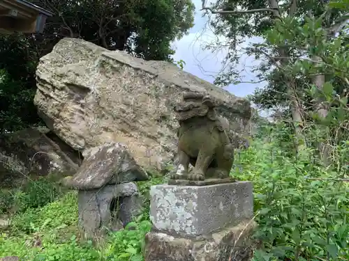 稲荷神社の狛犬