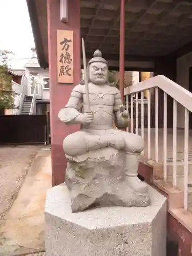 大将軍八神社の像