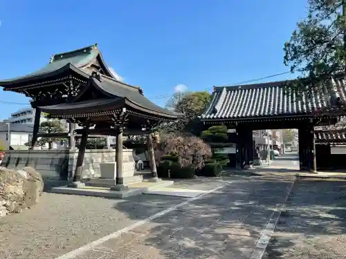 青柳寺の{uncategorized: "未分類", other: "その他", undefined: "問題あり", building: "その他建物", grave: "お墓", sacred_gate: "鳥居", guardian: "狛犬", statue: "像", buddha: "仏像", history: "歴史", nature: "自然", garden: "庭園", animal: "動物", pagoda: "塔", temizu: "手水舎", mountain_gate: "山門・神門", sanctuary: "本殿・本堂", subordinate: "末社・摂社", art: "芸術", scenery: "景色", jizo: "地蔵", ema: "絵馬", goshuin: "御朱印", omikuji: "おみくじ", items: "授与品その他", amulet: "お守り", goshuincho: "御朱印帳", eats: "食事", festival: "お祭り", votive_dance: "神楽", shichigosan: "七五三参", wedding: "結婚式", experience: "体験その他", initially: "初詣", around: "周辺", anti_infection: "感染症対策"}