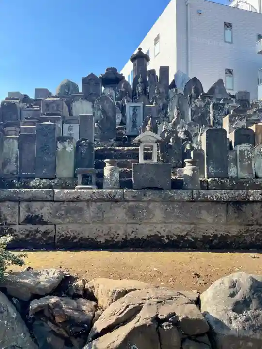 瑞円寺の{uncategorized: "未分類", other: "その他", undefined: "問題あり", building: "その他建物", grave: "お墓", sacred_gate: "鳥居", guardian: "狛犬", statue: "像", buddha: "仏像", history: "歴史", nature: "自然", garden: "庭園", animal: "動物", pagoda: "塔", temizu: "手水舎", mountain_gate: "山門・神門", sanctuary: "本殿・本堂", subordinate: "末社・摂社", art: "芸術", scenery: "景色", jizo: "地蔵", ema: "絵馬", goshuin: "御朱印", omikuji: "おみくじ", items: "授与品その他", amulet: "お守り", goshuincho: "御朱印帳", eats: "食事", festival: "お祭り", votive_dance: "神楽", shichigosan: "七五三参", wedding: "結婚式", experience: "体験その他", initially: "初詣", around: "周辺", anti_infection: "感染症対策"}