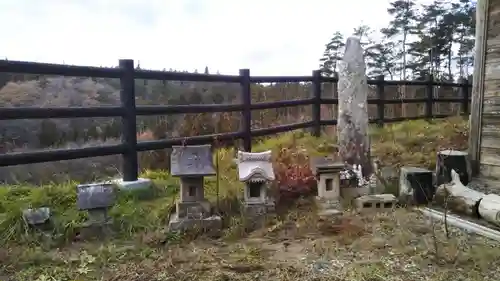 摺沢八幡神社の末社