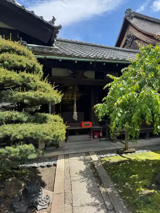 観智院(東寺子院)の{uncategorized: "未分類", other: "その他", undefined: "問題あり", building: "その他建物", grave: "お墓", sacred_gate: "鳥居", guardian: "狛犬", statue: "像", buddha: "仏像", history: "歴史", nature: "自然", garden: "庭園", animal: "動物", pagoda: "塔", temizu: "手水舎", mountain_gate: "山門・神門", sanctuary: "本殿・本堂", subordinate: "末社・摂社", art: "芸術", scenery: "景色", jizo: "地蔵", ema: "絵馬", goshuin: "御朱印", omikuji: "おみくじ", items: "授与品その他", amulet: "お守り", goshuincho: "御朱印帳", eats: "食事", festival: "お祭り", votive_dance: "神楽", shichigosan: "七五三参", wedding: "結婚式", experience: "体験その他", initially: "初詣", around: "周辺", anti_infection: "感染症対策"}