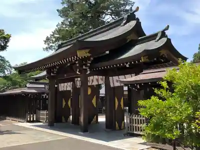 諏訪神社の山門・神門