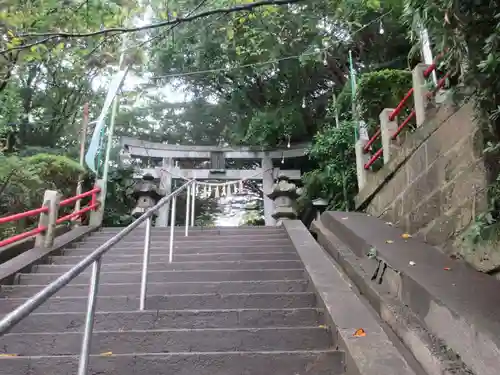 諏訪神社の鳥居