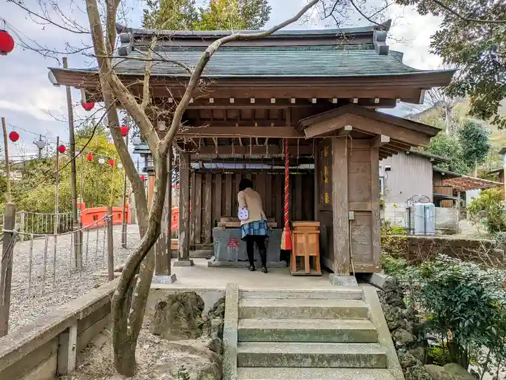 鶴峯八幡宮の手水舎