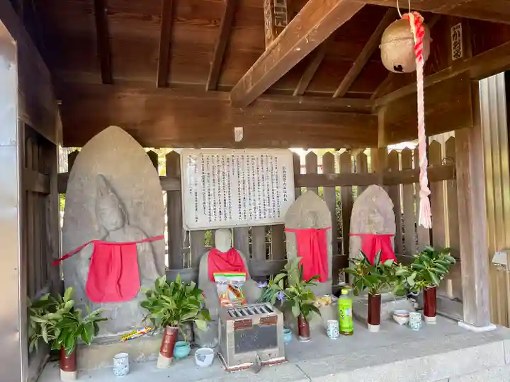 蓮華寺稲荷大明神の仏像