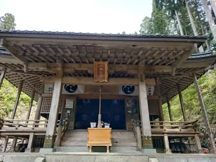 八海山坂本神社の{uncategorized: "未分類", other: "その他", undefined: "問題あり", building: "その他建物", grave: "お墓", sacred_gate: "鳥居", guardian: "狛犬", statue: "像", buddha: "仏像", history: "歴史", nature: "自然", garden: "庭園", animal: "動物", pagoda: "塔", temizu: "手水舎", mountain_gate: "山門・神門", sanctuary: "本殿・本堂", subordinate: "末社・摂社", art: "芸術", scenery: "景色", jizo: "地蔵", ema: "絵馬", goshuin: "御朱印", omikuji: "おみくじ", items: "授与品その他", amulet: "お守り", goshuincho: "御朱印帳", eats: "食事", festival: "お祭り", votive_dance: "神楽", shichigosan: "七五三参", wedding: "結婚式", experience: "体験その他", initially: "初詣", around: "周辺", anti_infection: "感染症対策"}