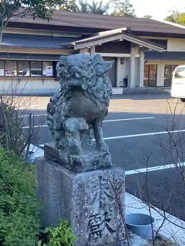 三重縣護國神社の狛犬