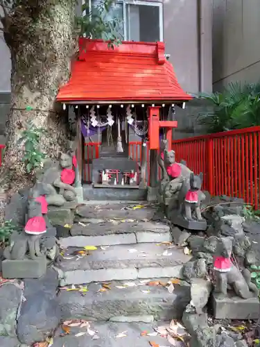 三囲神社の末社