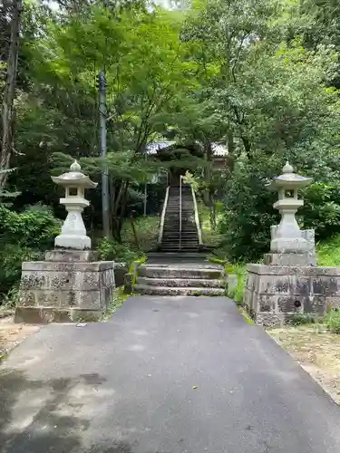 築領八幡宮の建物その他