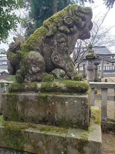 栴壇野神社の狛犬