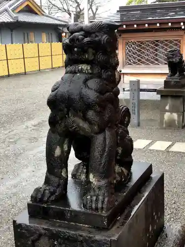 八代神社の狛犬