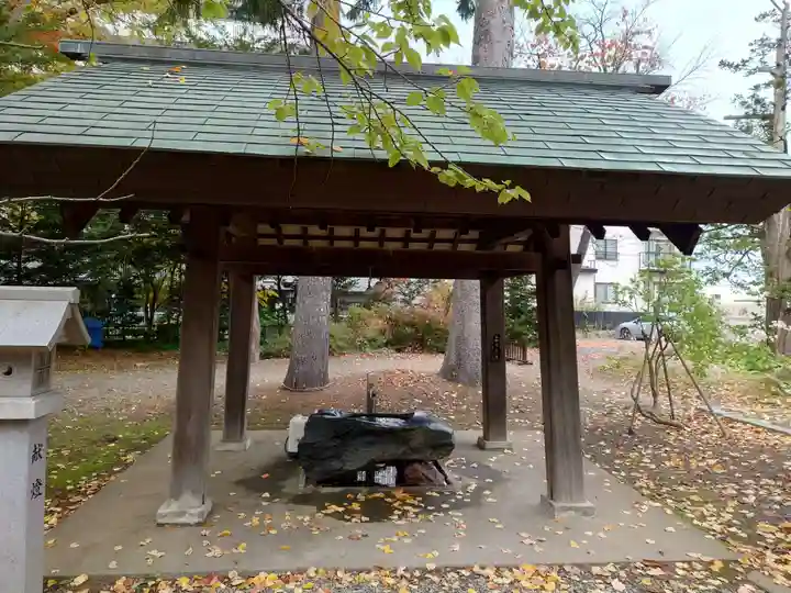 信濃神社の手水舎