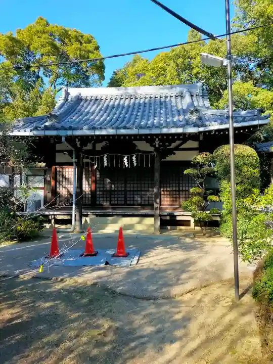 意賀美神社の{uncategorized: "未分類", other: "その他", undefined: "問題あり", building: "その他建物", grave: "お墓", sacred_gate: "鳥居", guardian: "狛犬", statue: "像", buddha: "仏像", history: "歴史", nature: "自然", garden: "庭園", animal: "動物", pagoda: "塔", temizu: "手水舎", mountain_gate: "山門・神門", sanctuary: "本殿・本堂", subordinate: "末社・摂社", art: "芸術", scenery: "景色", jizo: "地蔵", ema: "絵馬", goshuin: "御朱印", omikuji: "おみくじ", items: "授与品その他", amulet: "お守り", goshuincho: "御朱印帳", eats: "食事", festival: "お祭り", votive_dance: "神楽", shichigosan: "七五三参", wedding: "結婚式", experience: "体験その他", initially: "初詣", around: "周辺", anti_infection: "感染症対策"}