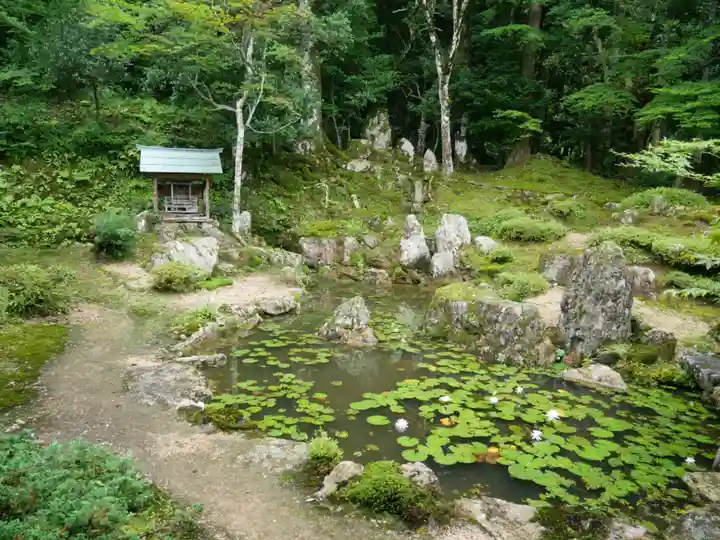 圓照寺の庭園