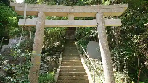 諏訪神社の鳥居