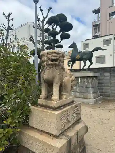 みなと八幡神社の{uncategorized: "未分類", other: "その他", undefined: "問題あり", building: "その他建物", grave: "お墓", sacred_gate: "鳥居", guardian: "狛犬", statue: "像", buddha: "仏像", history: "歴史", nature: "自然", garden: "庭園", animal: "動物", pagoda: "塔", temizu: "手水舎", mountain_gate: "山門・神門", sanctuary: "本殿・本堂", subordinate: "末社・摂社", art: "芸術", scenery: "景色", jizo: "地蔵", ema: "絵馬", goshuin: "御朱印", omikuji: "おみくじ", items: "授与品その他", amulet: "お守り", goshuincho: "御朱印帳", eats: "食事", festival: "お祭り", votive_dance: "神楽", shichigosan: "七五三参", wedding: "結婚式", experience: "体験その他", initially: "初詣", around: "周辺", anti_infection: "感染症対策"}