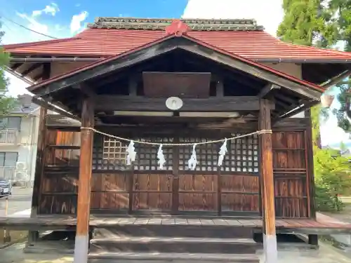 氷鉋斗賣神社の{uncategorized: "未分類", other: "その他", undefined: "問題あり", building: "その他建物", grave: "お墓", sacred_gate: "鳥居", guardian: "狛犬", statue: "像", buddha: "仏像", history: "歴史", nature: "自然", garden: "庭園", animal: "動物", pagoda: "塔", temizu: "手水舎", mountain_gate: "山門・神門", sanctuary: "本殿・本堂", subordinate: "末社・摂社", art: "芸術", scenery: "景色", jizo: "地蔵", ema: "絵馬", goshuin: "御朱印", omikuji: "おみくじ", items: "授与品その他", amulet: "お守り", goshuincho: "御朱印帳", eats: "食事", festival: "お祭り", votive_dance: "神楽", shichigosan: "七五三参", wedding: "結婚式", experience: "体験その他", initially: "初詣", around: "周辺", anti_infection: "感染症対策"}