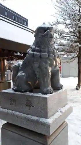 北海道神宮頓宮の狛犬