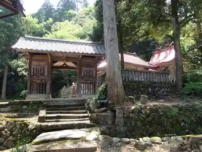 利川神社の山門・神門