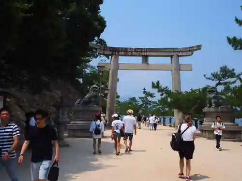 厳島神社の鳥居