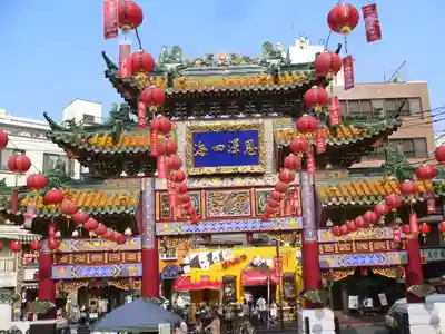 横濱媽祖廟の山門・神門