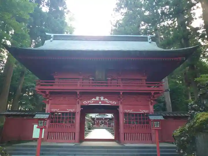 富士山東口本宮 冨士浅間神社の山門・神門