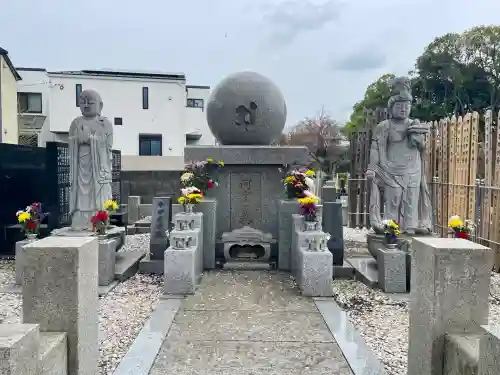 東光寺の{uncategorized: "未分類", other: "その他", undefined: "問題あり", building: "その他建物", grave: "お墓", sacred_gate: "鳥居", guardian: "狛犬", statue: "像", buddha: "仏像", history: "歴史", nature: "自然", garden: "庭園", animal: "動物", pagoda: "塔", temizu: "手水舎", mountain_gate: "山門・神門", sanctuary: "本殿・本堂", subordinate: "末社・摂社", art: "芸術", scenery: "景色", jizo: "地蔵", ema: "絵馬", goshuin: "御朱印", omikuji: "おみくじ", items: "授与品その他", amulet: "お守り", goshuincho: "御朱印帳", eats: "食事", festival: "お祭り", votive_dance: "神楽", shichigosan: "七五三参", wedding: "結婚式", experience: "体験その他", initially: "初詣", around: "周辺", anti_infection: "感染症対策"}