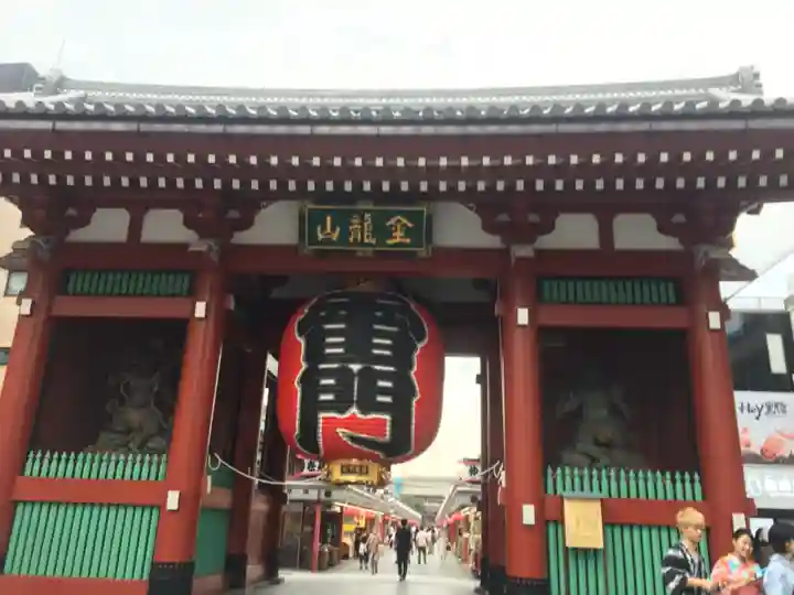 浅草寺の山門・神門