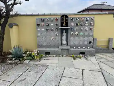 妙典寺の{uncategorized: "未分類", other: "その他", undefined: "問題あり", building: "その他建物", grave: "お墓", sacred_gate: "鳥居", guardian: "狛犬", statue: "像", buddha: "仏像", history: "歴史", nature: "自然", garden: "庭園", animal: "動物", pagoda: "塔", temizu: "手水舎", mountain_gate: "山門・神門", sanctuary: "本殿・本堂", subordinate: "末社・摂社", art: "芸術", scenery: "景色", jizo: "地蔵", ema: "絵馬", goshuin: "御朱印", omikuji: "おみくじ", items: "授与品その他", amulet: "お守り", goshuincho: "御朱印帳", eats: "食事", festival: "お祭り", votive_dance: "神楽", shichigosan: "七五三参", wedding: "結婚式", experience: "体験その他", initially: "初詣", around: "周辺", anti_infection: "感染症対策"}