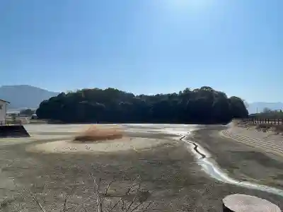 箸墓古墳(倭迹迹日百襲姫命 大市墓)の{uncategorized: "未分類", other: "その他", undefined: "問題あり", building: "その他建物", grave: "お墓", sacred_gate: "鳥居", guardian: "狛犬", statue: "像", buddha: "仏像", history: "歴史", nature: "自然", garden: "庭園", animal: "動物", pagoda: "塔", temizu: "手水舎", mountain_gate: "山門・神門", sanctuary: "本殿・本堂", subordinate: "末社・摂社", art: "芸術", scenery: "景色", jizo: "地蔵", ema: "絵馬", goshuin: "御朱印", omikuji: "おみくじ", items: "授与品その他", amulet: "お守り", goshuincho: "御朱印帳", eats: "食事", festival: "お祭り", votive_dance: "神楽", shichigosan: "七五三参", wedding: "結婚式", experience: "体験その他", initially: "初詣", around: "周辺", anti_infection: "感染症対策"}