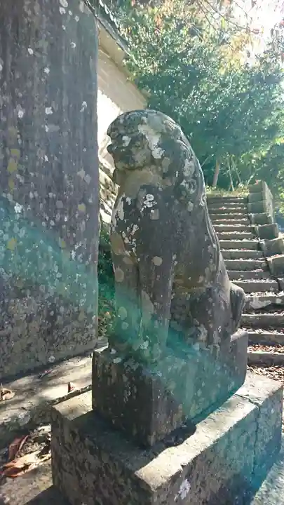 葉山神社の狛犬