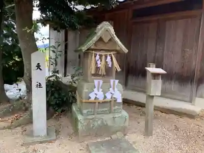 万九千社の末社・摂社