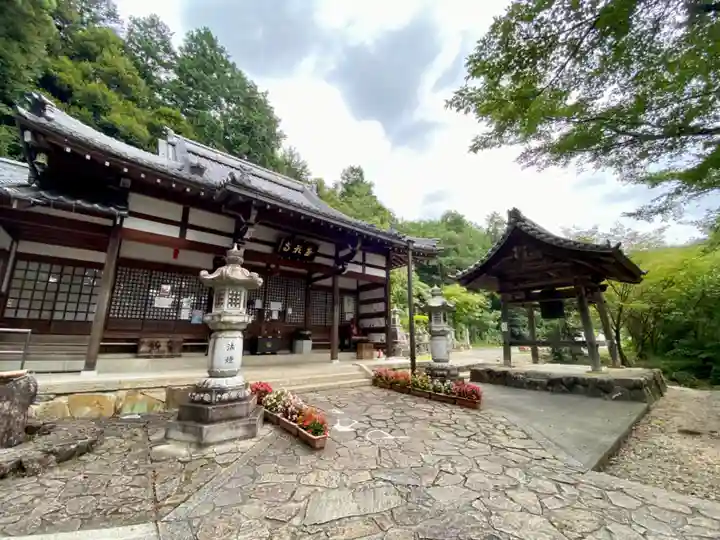 成願寺の本殿・本堂