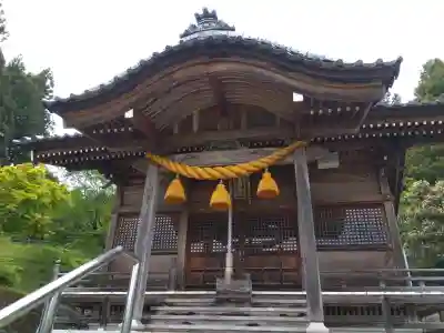 王劔神社の{uncategorized: "未分類", other: "その他", undefined: "問題あり", building: "その他建物", grave: "お墓", sacred_gate: "鳥居", guardian: "狛犬", statue: "像", buddha: "仏像", history: "歴史", nature: "自然", garden: "庭園", animal: "動物", pagoda: "塔", temizu: "手水舎", mountain_gate: "山門・神門", sanctuary: "本殿・本堂", subordinate: "末社・摂社", art: "芸術", scenery: "景色", jizo: "地蔵", ema: "絵馬", goshuin: "御朱印", omikuji: "おみくじ", items: "授与品その他", amulet: "お守り", goshuincho: "御朱印帳", eats: "食事", festival: "お祭り", votive_dance: "神楽", shichigosan: "七五三参", wedding: "結婚式", experience: "体験その他", initially: "初詣", around: "周辺", anti_infection: "感染症対策"}
